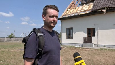 "Бачили, як дах летить в поле": в громаді на Волині буревій пошкодив понад 30 будинків