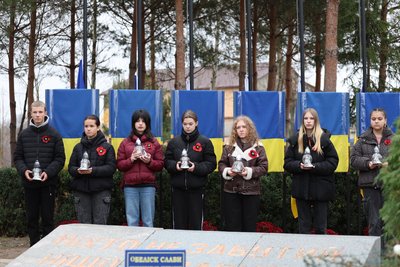 "Воїни світла": у селі на Черкащині відкрили Алею Слави на честь загиблих захисників "Воїни світла": у селі на Черкащині відкрили Алею Слави на честь загиблих захисників