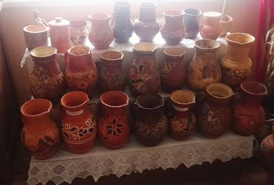 Розмальовані глечики в музеї в Коробчиному Розмальовані глечики в музеї в Коробчиному