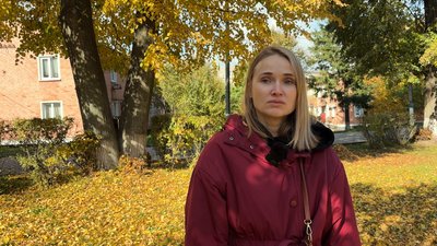 Місцева жителька Дар’я Ліхтарович, Бурштин Місцева жителька Дар’я Ліхтарович, Бурштин