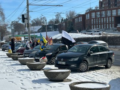 Присвячений четвертій річниці великої війни. У Дніпрі пройшов автопробіг на підтримку полонених й зниклих безвісти Присвячений четвертій річниці великої війни. У Дніпрі пройшов автопробіг на підтримку полонених й зниклих безвісти