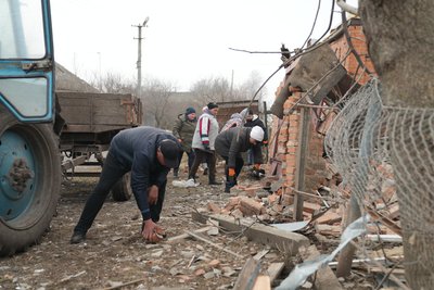 “Один за одним, дуже багато їх летіло”: мешканці Улянівки на Сумщині про наслідки обстрілу села “Один за одним, дуже багато їх летіло”: мешканці Улянівки на Сумщині про наслідки обстрілу села