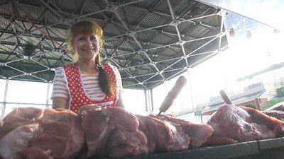 Ціни на сало та м'ясо на Житньому ринку у Житомирі: восени прогнозують зниження цін Ціни на сало та м'ясо на Житньому ринку у Житомирі: восени прогнозують зниження цін