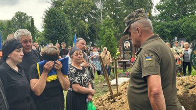 Сімох захисників провели в останню путь на Чернігівщині 18 липня Сімох захисників провели в останню путь на Чернігівщині 18 липня