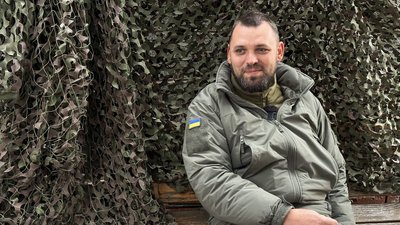 Головний сержант 1-го стрілецького батальйону 56-ї окремої мотопіхотної бригади Роман Донецька область 15 листопада 2024 року Головний сержант 1-го стрілецького батальйону 56-ї окремої мотопіхотної бригади Роман Донецька область 15 листопада 2024 року