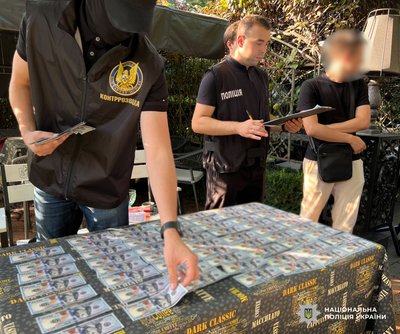 Обіцяв інвалідність без обстежень за 12 тисяч доларів: в Одесі затримали чоловіка Обіцяв інвалідність без обстежень за 12 тисяч доларів: в Одесі затримали чоловіка