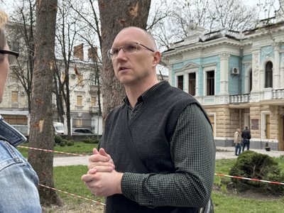 “Несучі стіни садиби удар витримали”: як садиба Сумовських у Сумах витримала обстріли в 1943 та 2025 “Несучі стіни садиби удар витримали”: як садиба Сумовських у Сумах витримала обстріли в 1943 та 2025