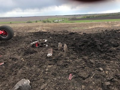 Міни на полі на Харківщині Міни на полі на Харківщині
