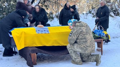 За місяць до загибелі отримав нагороду від президента. З Михайлом Яворським попрощалися в Рівному і Здолбунові За місяць до загибелі отримав нагороду від президента. З Михайлом Яворським попрощалися в Рівному і Здолбунові