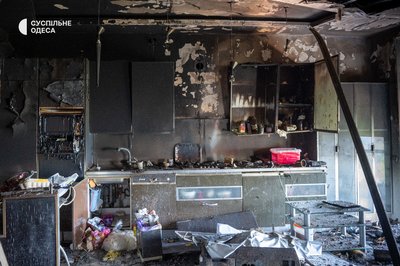 "Ми вийшли крізь вогонь": історія родини, яка втратила дім після удару РФ по Одесі 10 червня
