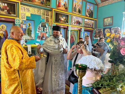 Фермер у будні, священник у вихідні: як житель Житомирщини поєднує фермерство зі служінням у чотирьох парафіях