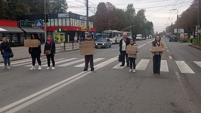 Вулиця Лесі Українки, #вшануй, хвилина мовчання Вулиця Лесі Українки, #вшануй, хвилина мовчання