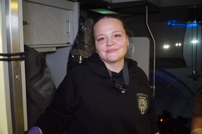 За раз перевозять кілька десятків поранених: репортаж з евакобуса "Австрійка"