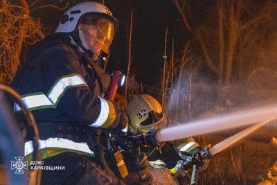 Пожежа внаслідок російського удару по Харківщині, 25 грудня 2025 року Пожежа внаслідок російського удару по Харківщині, 25 грудня 2025 року