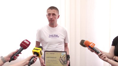 "Щоб створювати собі сім'ю": ще 29 ветеранів з Рівненщини отримали сертифікати на житло "Щоб створювати собі сім'ю": ще 29 ветеранів з Рівненщини отримали сертифікати на житло