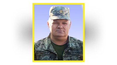 У Чернігові попрощалися з двома захисниками України — Євгенієм Кузьменком та Сергієм Пищиком У Чернігові попрощалися з двома захисниками України — Євгенієм Кузьменком та Сергієм Пищиком
