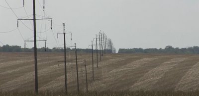 На Хмельниччині електрики замінюють повітряну лінію, побудовану минулого століття На Хмельниччині електрики замінюють повітряну лінію, побудовану минулого століття