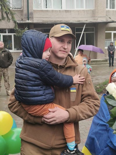 Повернення полонених, звільнені з полону, Іван Романюк, та Андрій Вінницький, Тернопільщина, квітень 2025 Повернення полонених, звільнені з полону, Іван Романюк, та Андрій Вінницький, Тернопільщина, квітень 2025