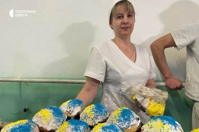 В Одесі випікають паски для військових та жителів Херсонщини В Одесі випікають паски для військових та жителів Херсонщини