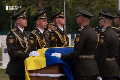 Останки першого голови Організації українських націоналістів (ОУН), полковника Євгена Коновальця перепоховали на Національному військовому меморіальному кладовищі (НВМК) на Київщині, 18 серпня 2026 року Останки першого голови Організації українських націоналістів (ОУН), полковника Євгена Коновальця перепоховали на Національному військовому меморіальному кладовищі (НВМК) на Київщині, 18 серпня 2026 року