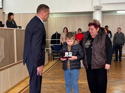 Сімох загиблих захисників відзначили нагородами «Захисник України – Герой Черкас» Сімох загиблих захисників відзначили нагородами «Захисник України – Герой Черкас»