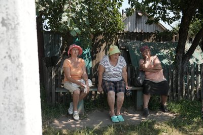 "Опалюємо дровами, газу немає". Жителі прикордоння Сумщини готуються до зими "Опалюємо дровами, газу немає". Жителі прикордоння Сумщини готуються до зими