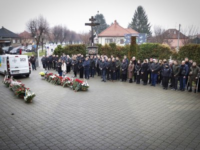 У Мукачеві попрощалися з полеглим захисником Миколою Кіяном У Мукачеві попрощалися з полеглим захисником Миколою Кіяном