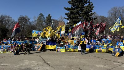 У Кропивницькому влаштували ходу до Дня українського добровольця У Кропивницькому влаштували ходу до Дня українського добровольця