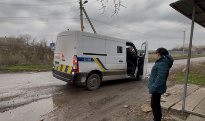 "Виїжджаємо, поки ще є час": у прифронтовому селі Запорожець триває евакуація населення