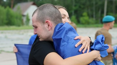 "Найстрашніше вже позаду": в Україну повернувся морпіх Данило Білий з Кременчука "Найстрашніше вже позаду": в Україну повернувся морпіх Данило Білий з Кременчука