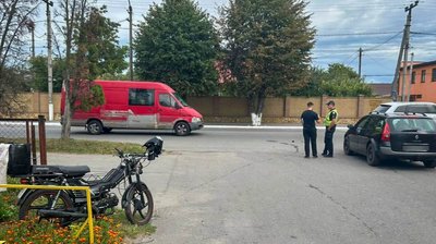 У Старокостянтинові поліцейські встановлюють обставини ДТП, у якій травмувався 55-річний мотоцикліст, 5 вересня 2026 року, Хмельниччина У Старокостянтинові поліцейські встановлюють обставини ДТП, у якій травмувався 55-річний мотоцикліст, 5 вересня 2026 року, Хмельниччина