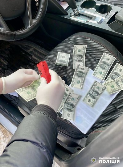 В Одесі підприємець вимагав хабар з військового за сприяння в оформленні інвалідності онкохворій матері — поліція В Одесі підприємець вимагав хабар з військового за сприяння в оформленні інвалідності онкохворій матері — поліція