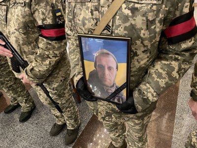 У Полтаві попрощалися з воїнами Ігорем Голінським та Михайлом Дудаладовим У Полтаві попрощалися з воїнами Ігорем Голінським та Михайлом Дудаладовим