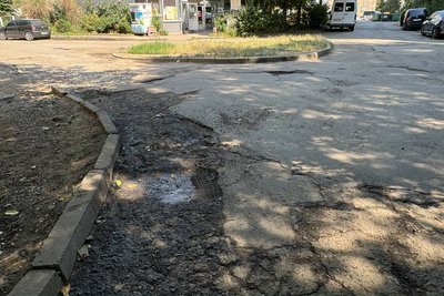 Стан міжбудинкового проїзду за адресою бульвар Героїв Крут, 4А у Чернівцях