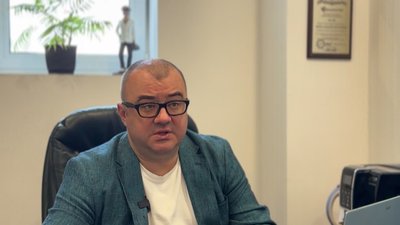 Перепоховали в іншому місті й не попередили дружину: у Миколаївці на Дніпропетровщині стався скандал на кладовищі Перепоховали в іншому місті й не попередили дружину: у Миколаївці на Дніпропетровщині стався скандал на кладовищі