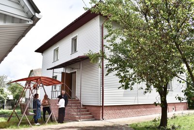 Шестеро дітей знайшли родину: у Коростені відкрили новий дитячий будинок сімейного типу Шестеро дітей знайшли родину: у Коростені відкрили новий дитячий будинок сімейного типу