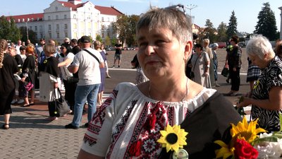 У Чернігові відзначили День пам’яті захисників України, які загинули в "Іловайському котлі" У Чернігові відзначили День пам’яті захисників України, які загинули в "Іловайському котлі"