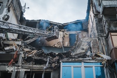 Під завалами в Білозерському знайшли тіла людей Під завалами в Білозерському знайшли тіла людей