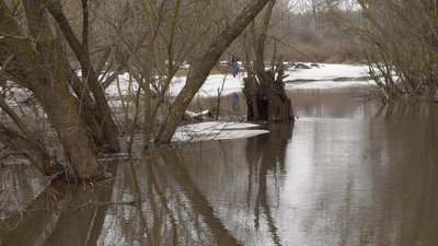 Потрібно об'їжджати 60 кілометрів. На Кіровоградщині затопило міст між двома селами Потрібно об'їжджати 60 кілометрів. На Кіровоградщині затопило міст між двома селами