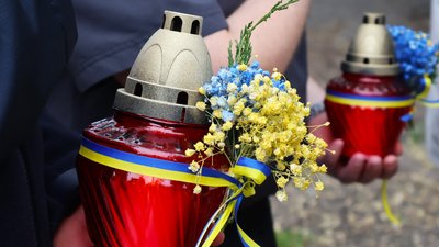 У Кропивницькому вшанували пам'ять жертв політичних репресій У Кропивницькому вшанували пам'ять жертв політичних репресій