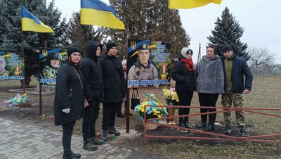 "Першим військовим став середній син": історія сім’ї із Полтавщини, у якій воювали три сини і чоловік "Першим військовим став середній син": історія сім’ї із Полтавщини, у якій воювали три сини і чоловік