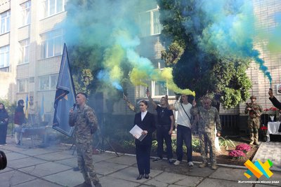 У Житомирі відкрили меморіальну дошку загиблому військовому Максиму Шарварчуку У Житомирі відкрили меморіальну дошку загиблому військовому Максиму Шарварчуку