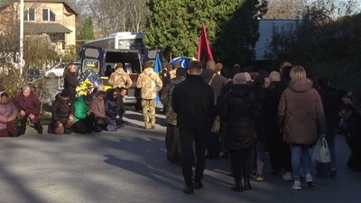 Втрата Хмельниччини: жителі міста попрощалися із захисником Віктором Мігалем