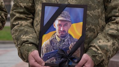 Загинули на Курщині: з військовими Дмитром Булавським та Максимом Рвачовим попрощалися у Рівному Загинули на Курщині: з військовими Дмитром Булавським та Максимом Рвачовим попрощалися у Рівному