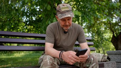 "Найтяжче — віддавати накази, бо знаєш: хтось може не повернутися». Історія 55-річного бійця на псевдо "Дід" "Найтяжче — віддавати накази, бо знаєш: хтось може не повернутися». Історія 55-річного бійця на псевдо "Дід"