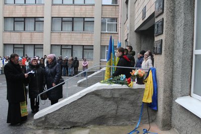 Відкривали діти загиблих Героїв: у Тальному встановили меморіальні дошки двом воїнам Відкривали діти загиблих Героїв: у Тальному встановили меморіальні дошки двом воїнам