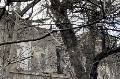 Армія РФ двома хвилями дронів атакувала Одесу: є влучання, шість поранених та пошкоджені будинки Армія РФ двома хвилями дронів атакувала Одесу: є влучання, шість поранених та пошкоджені будинки