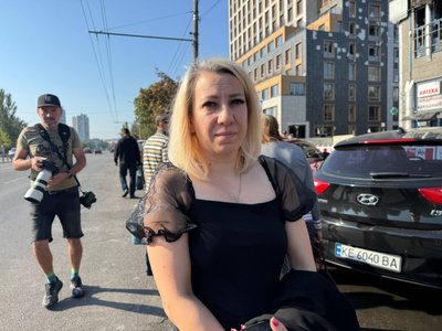 Удар по ТЦ у Дніпрі: що відбувається на місці атаки на другий день після влучання