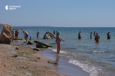 «І страшно, і не страшно водночас»: як у Південному відпочивають на стихійних пляжах «І страшно, і не страшно водночас»: як у Південному відпочивають на стихійних пляжах