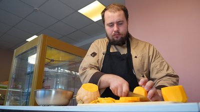 "Повторити зможе кожен": рецепт гарбузових мафінів від учасника "Майстер Шеф" Дмитра Горбачова "Повторити зможе кожен": рецепт гарбузових мафінів від учасника "Майстер Шеф" Дмитра Горбачова